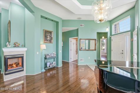 10 Deer Lake Court Barnegat NJ 08005