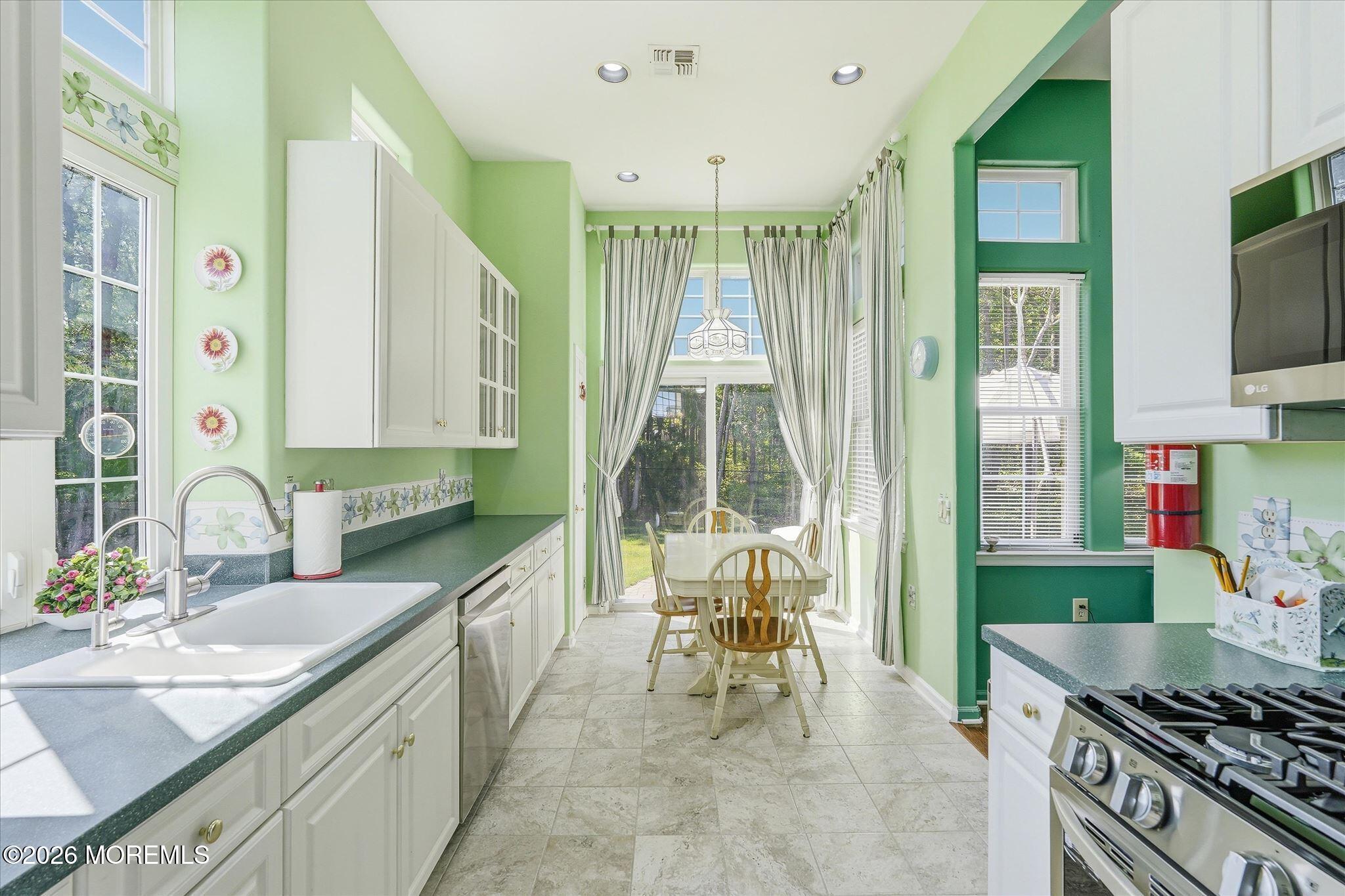 10 Deer Lake Court Barnegat NJ 08005