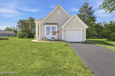 10 Deer Lake Court Barnegat NJ 08005