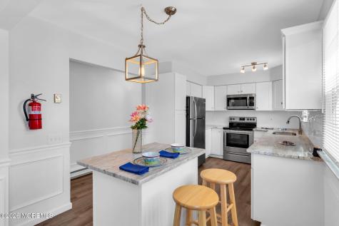 9 Greenwood Lane Whiting NJ 08759