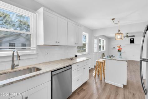 9 Greenwood Lane Whiting NJ 08759