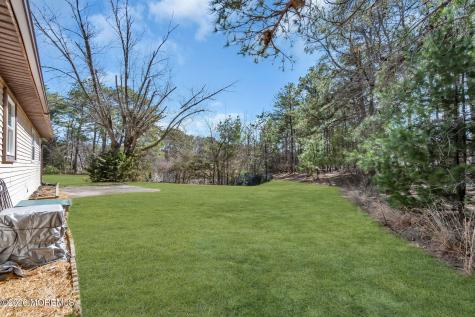 9 Greenwood Lane Whiting NJ 08759