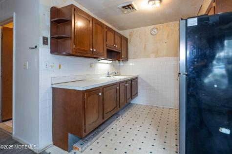 670A New Castle Court Lakewood NJ 08701