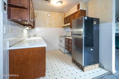 670A New Castle Court Lakewood NJ 08701