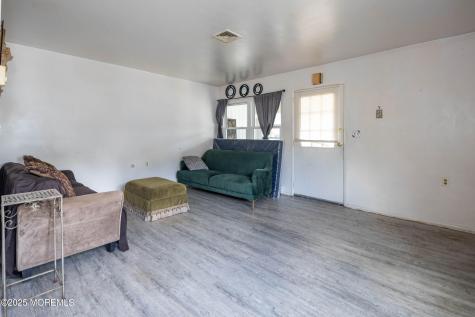 670A New Castle Court Lakewood NJ 08701
