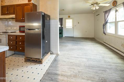 670A New Castle Court Lakewood NJ 08701
