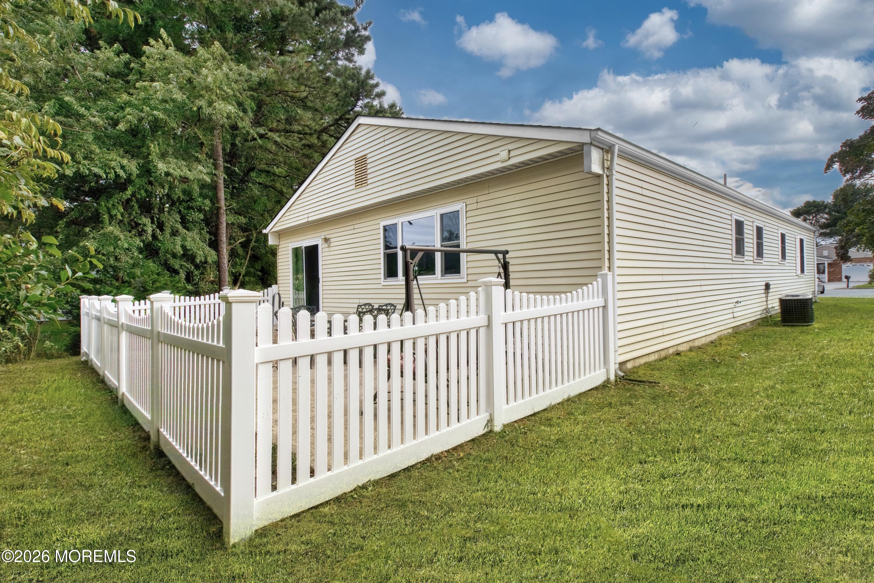 18 Maison Way Toms River NJ 08757