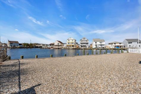42 Carlyle Drive Bayville NJ 08721