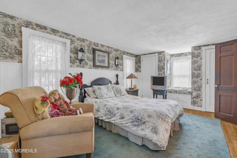33 Swartzel Drive Middletown NJ 07748