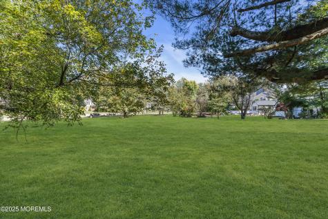 33 Swartzel Drive Middletown NJ 07748