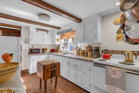 33 Swartzel Drive Middletown NJ 07748