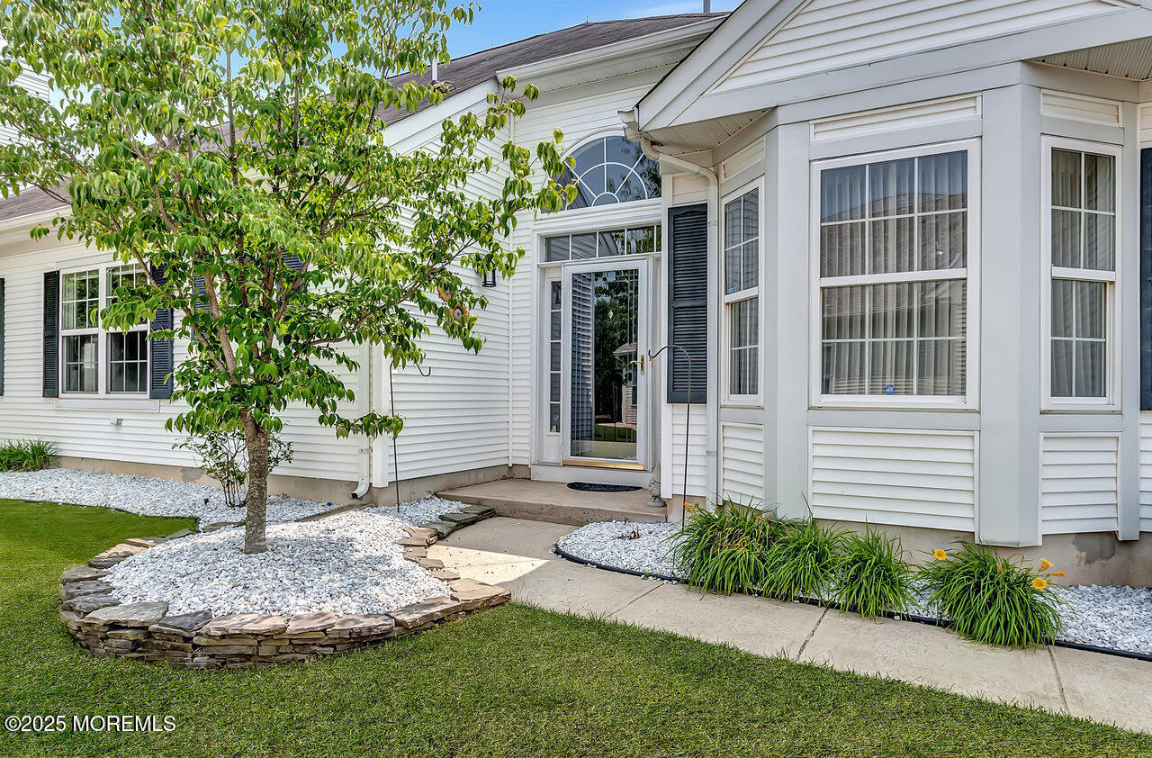 31 Orleans Drive Manchester NJ 08759