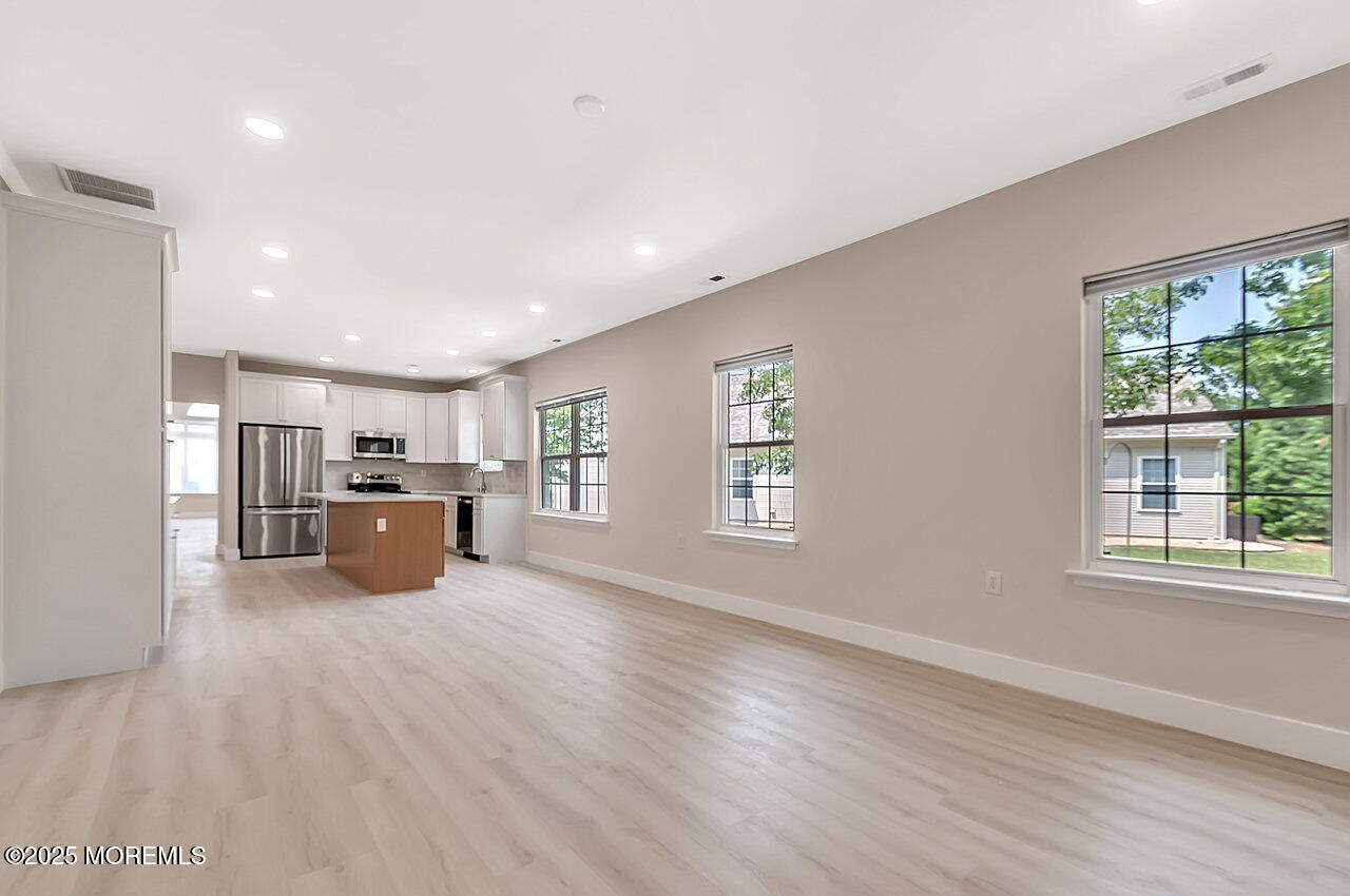 31 Orleans Drive Manchester NJ 08759