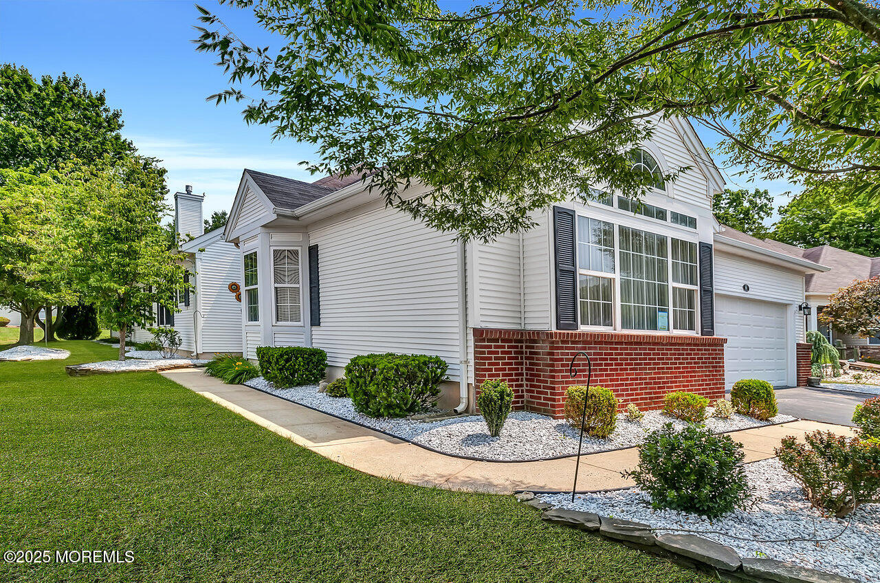 31 Orleans Drive Manchester NJ 08759