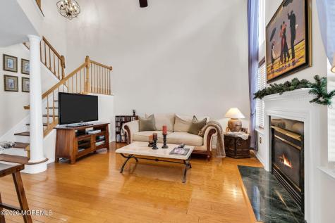16 Sunningdale Circle Manalapan NJ 07726