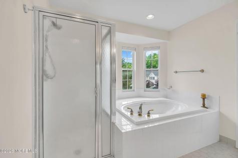 16 Sunningdale Circle Manalapan NJ 07726