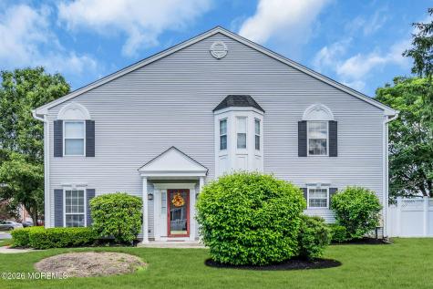 16 Sunningdale Circle Manalapan NJ 07726