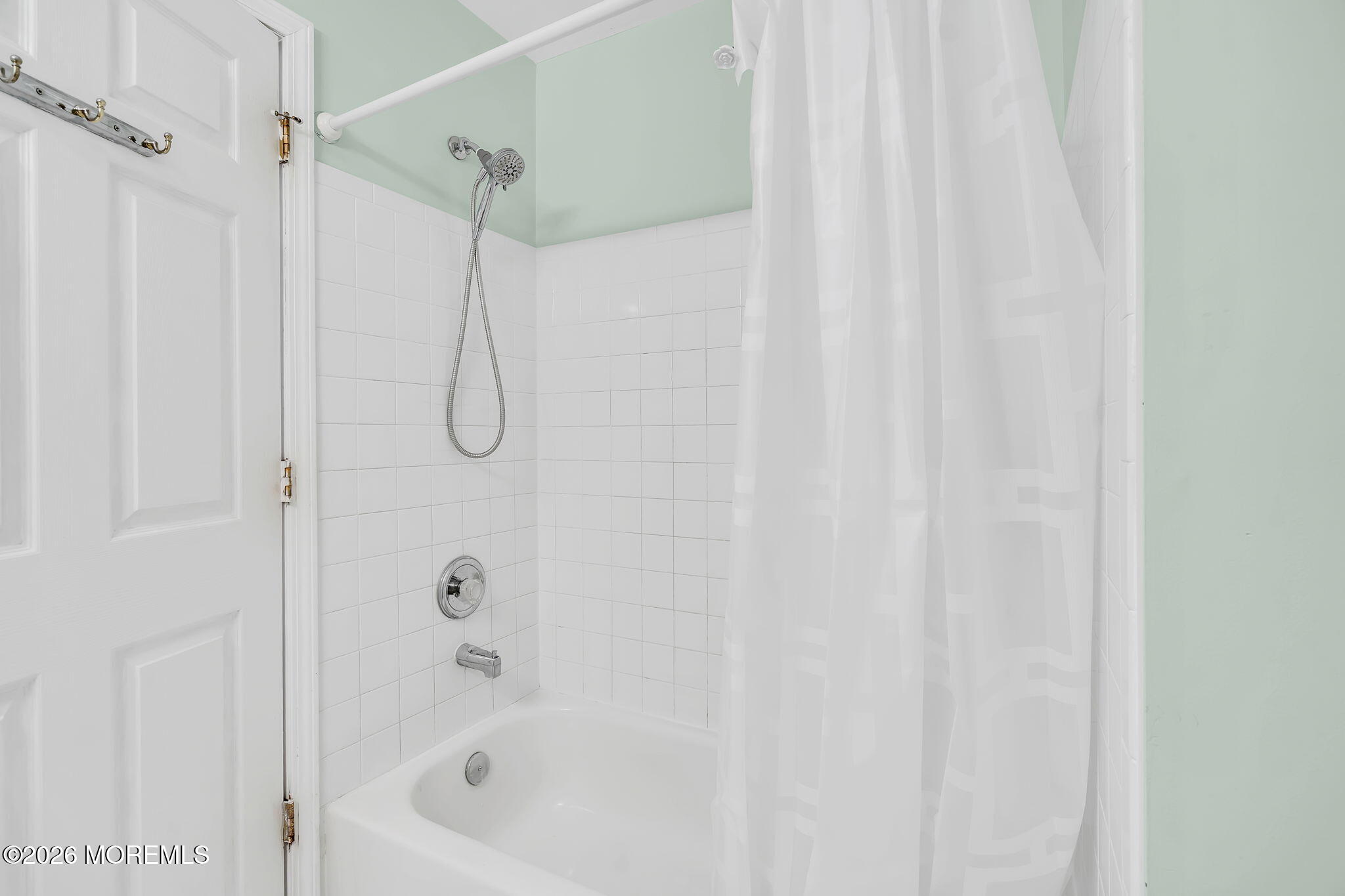 16 Sunningdale Circle Manalapan NJ 07726