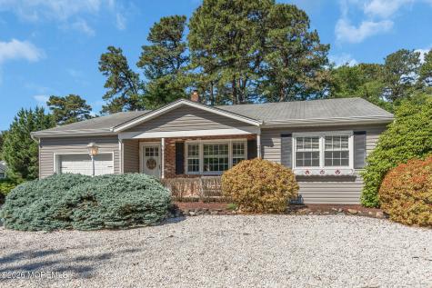31 Millbrook Court Toms River NJ 08757