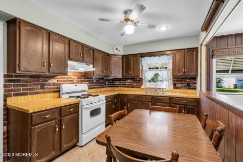 31 Millbrook Court Toms River NJ 08757