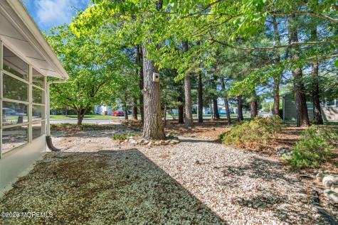 31 Millbrook Court Toms River NJ 08757
