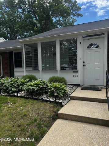 35 Cambridge Court Lakewood NJ 08701