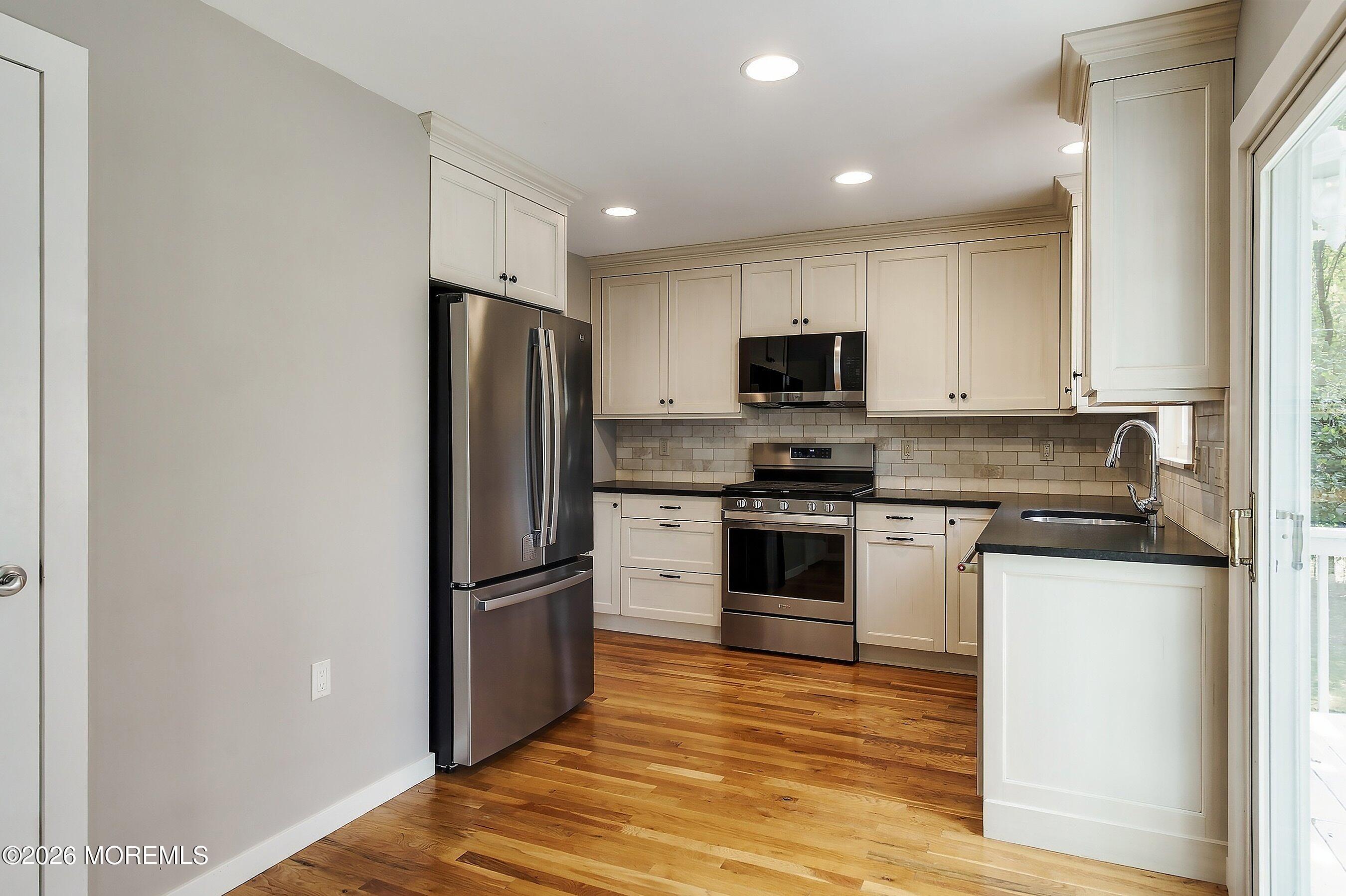 12 Champlain Court Manahawkin NJ 08050