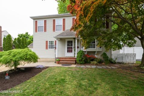 86 Robinson Place Shrewsbury Boro NJ 07702