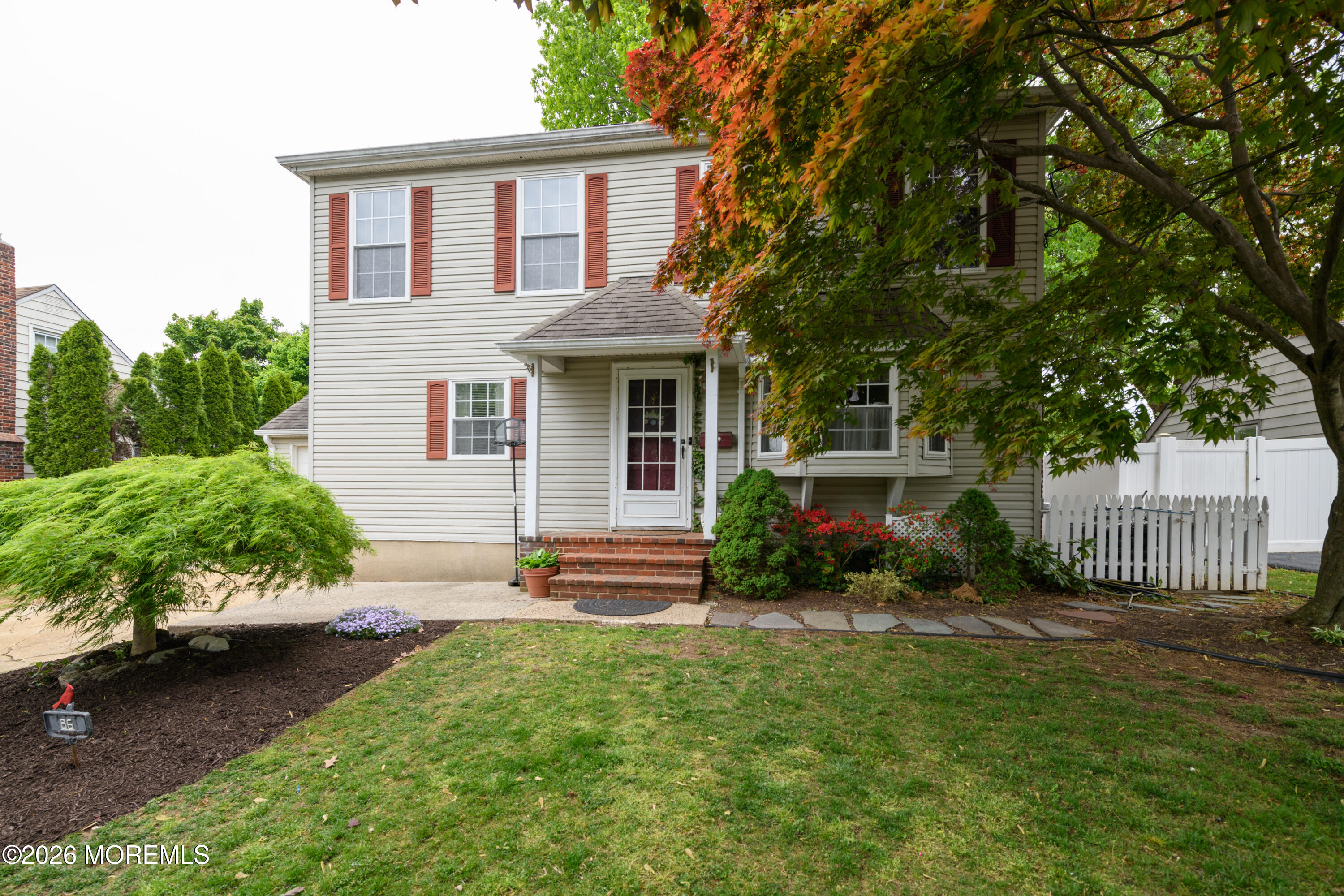 86 Robinson Place Shrewsbury Boro NJ 07702