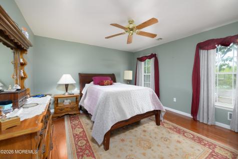 86 Robinson Place Shrewsbury Boro NJ 07702