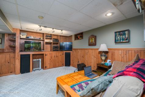 86 Robinson Place Shrewsbury Boro NJ 07702