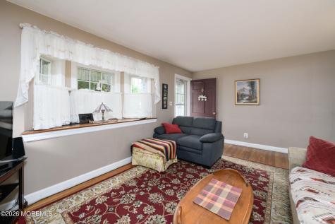 86 Robinson Place Shrewsbury Boro NJ 07702
