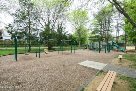 86 Robinson Place Shrewsbury Boro NJ 07702