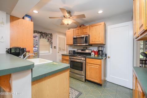 86 Robinson Place Shrewsbury Boro NJ 07702