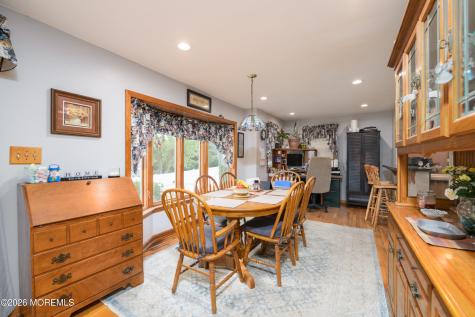 86 Robinson Place Shrewsbury Boro NJ 07702
