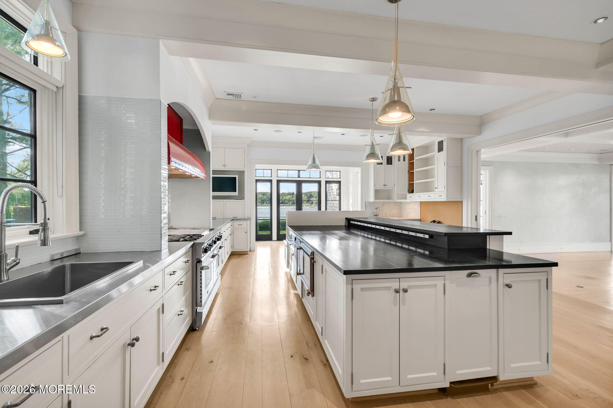 100/98 W River Road Rumson NJ 07760
