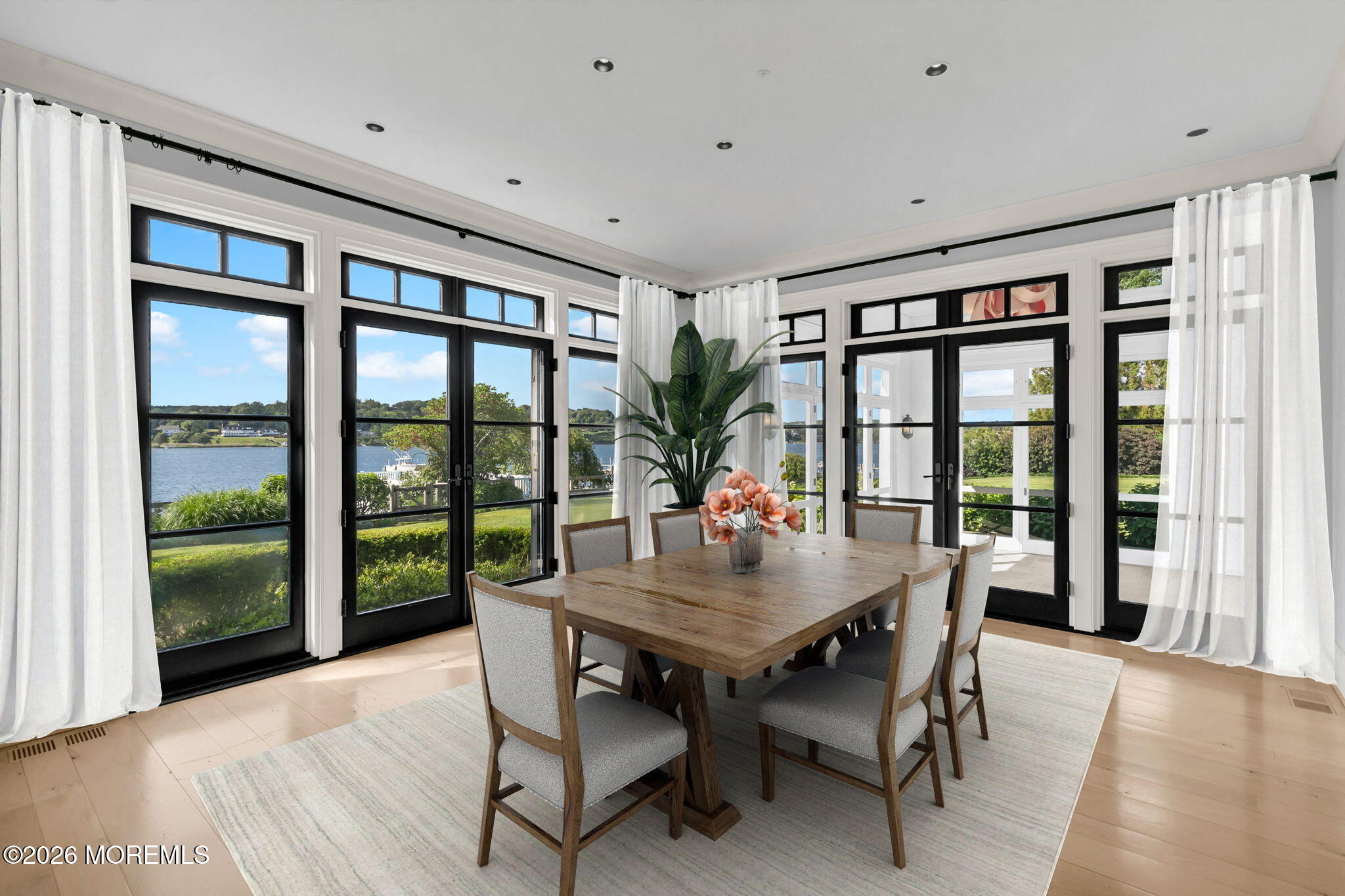 100/98 W River Road Rumson NJ 07760