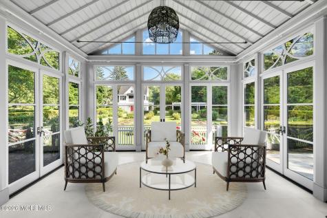 100/98 W River Road Rumson NJ 07760