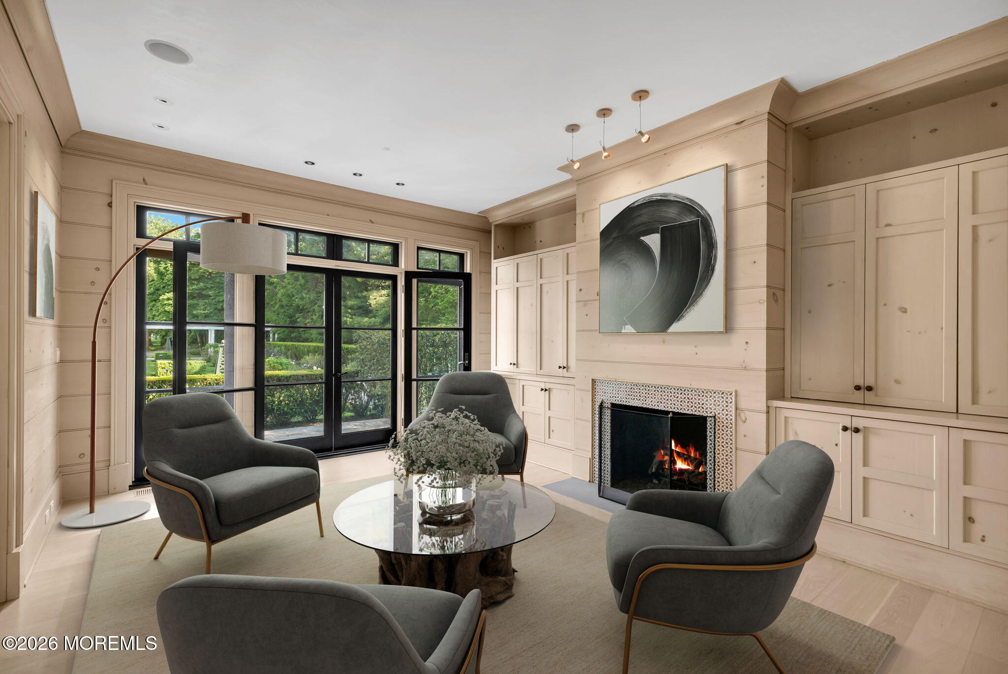 100/98 W River Road Rumson NJ 07760