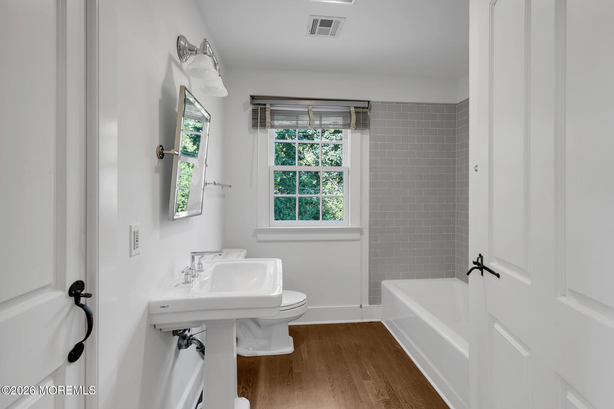 100/98 W River Road Rumson NJ 07760
