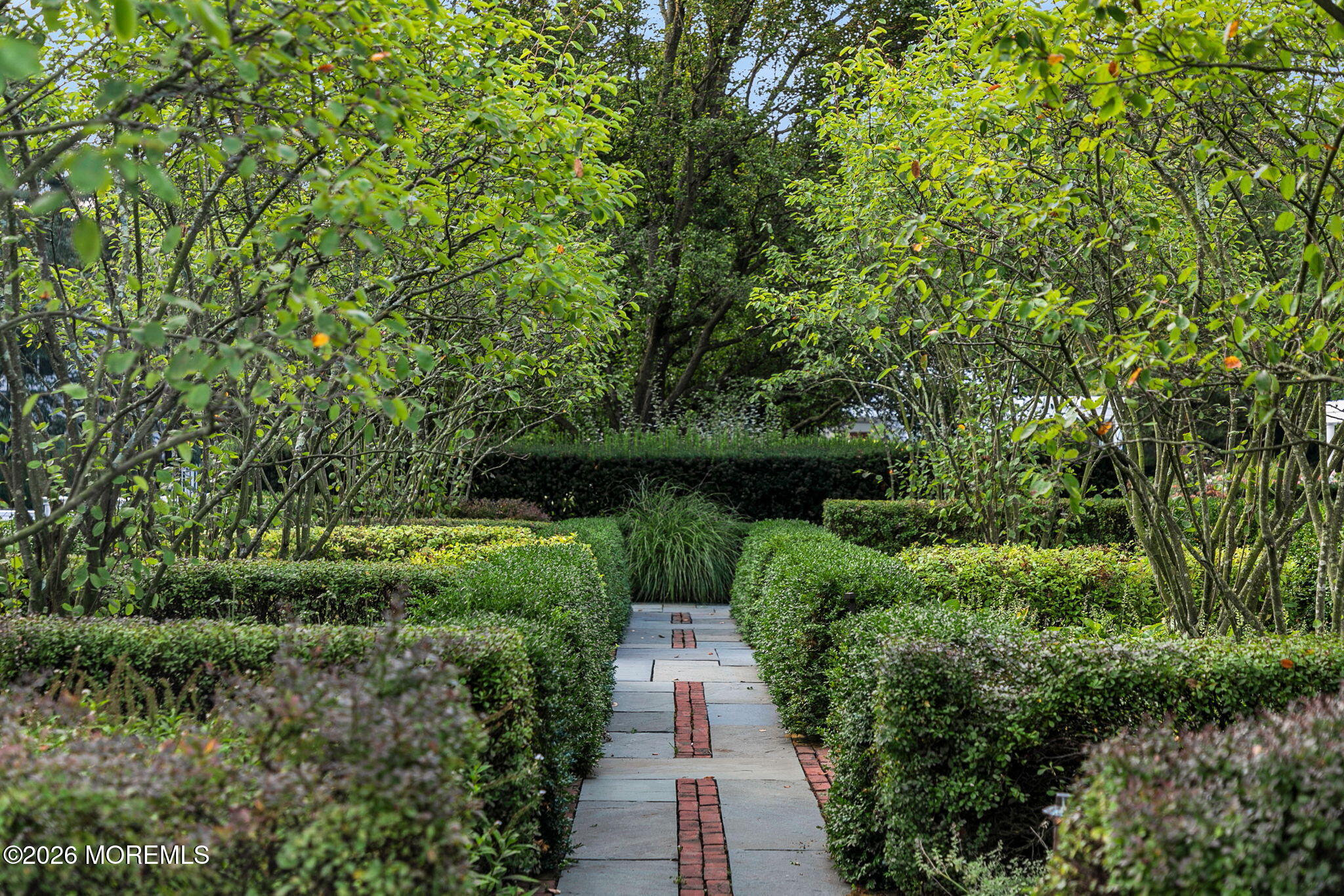 100/98 W River Road Rumson NJ 07760