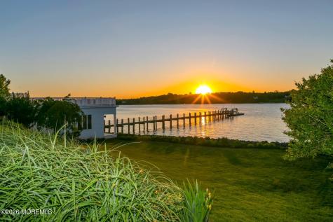 100/98 W River Road Rumson NJ 07760