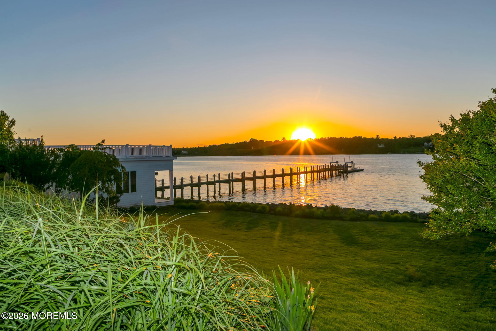 100/98 W River Road Rumson NJ 07760