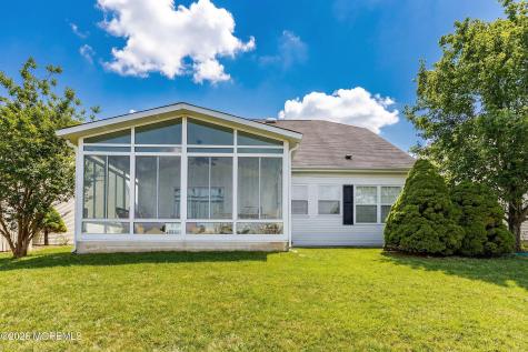 10 Arcadia Drive Manchester NJ 08759