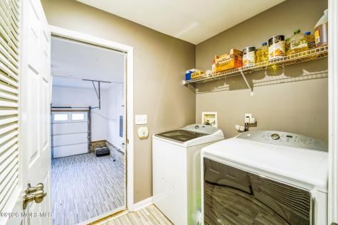 27 Lena Court Berkeley NJ 08721
