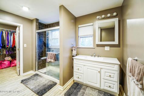 27 Lena Court Berkeley NJ 08721