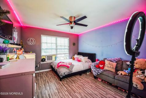 27 Lena Court Berkeley NJ 08721