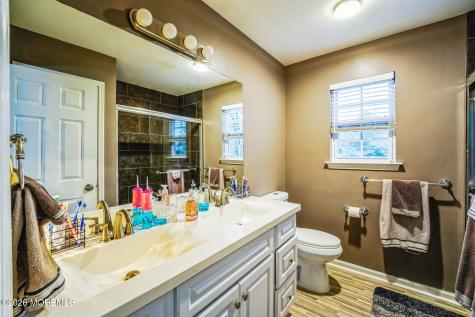 27 Lena Court Berkeley NJ 08721