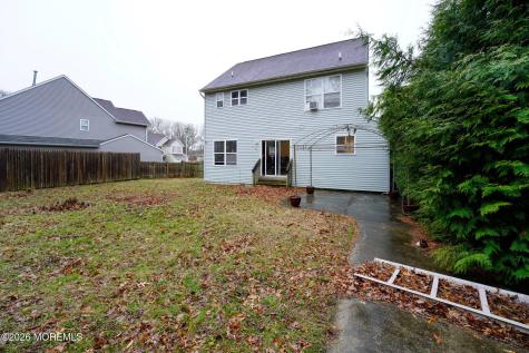 27 Lena Court Berkeley NJ 08721