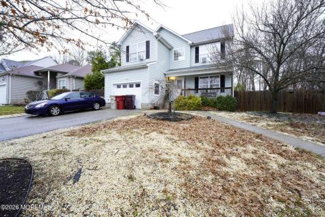 27 Lena Court Berkeley NJ 08721